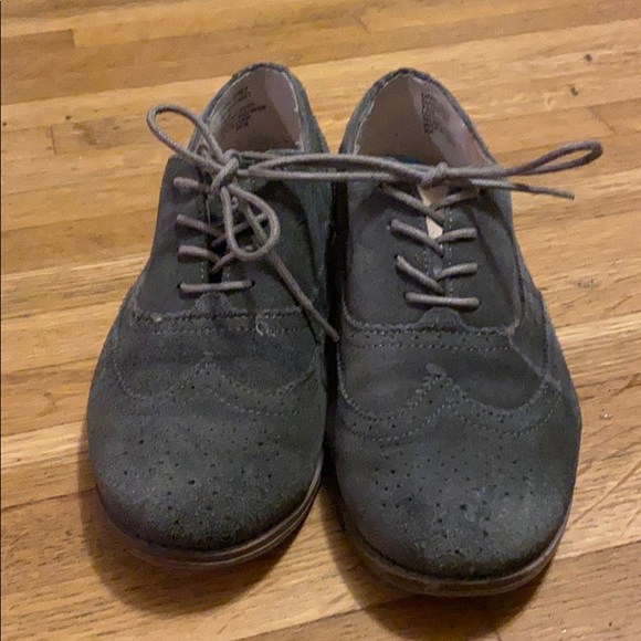 Cynthia Rowley Gray Suede Wingtip Oxfords - Picture 1 of 4